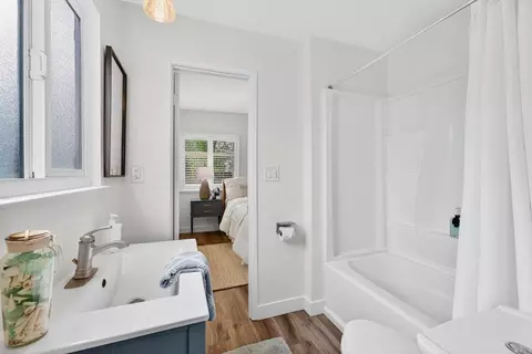 Bath - 318 Park Ave, Capitola, CA 95010 photo 2 of 4