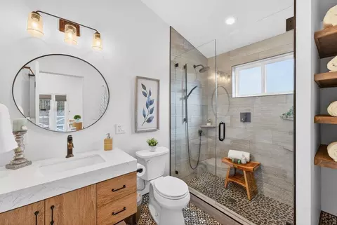 Bath - 318 Park Ave, Capitola, CA 95010 photo 3 of 4