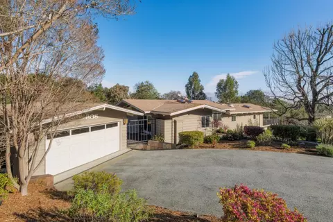 888 Robb Rd, Palo Alto, CA 94306