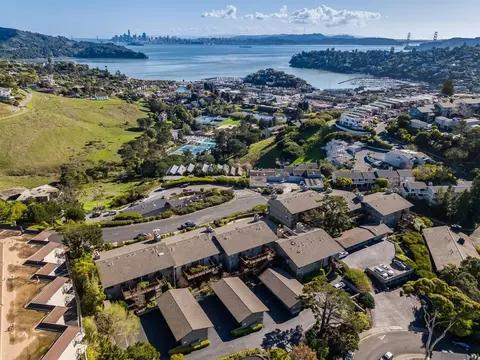 28 Marinero Cir 18, Belvedere Tiburon, CA 94920