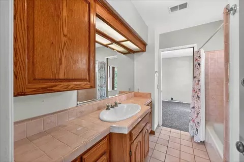 Bath - 7429 Alexander St, Gilroy, CA 95020 photo 2 of 5