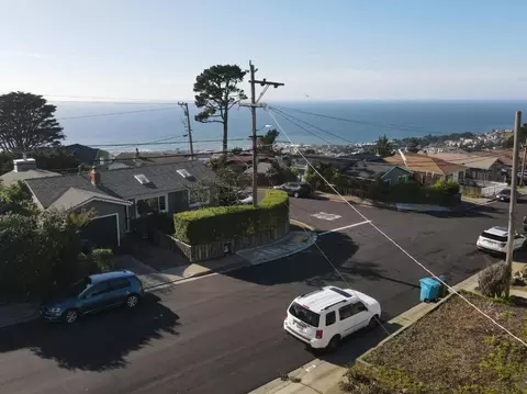 View/Area - 483 Heathcliff Dr, Pacifica, CA 94044 photo 2 of 3