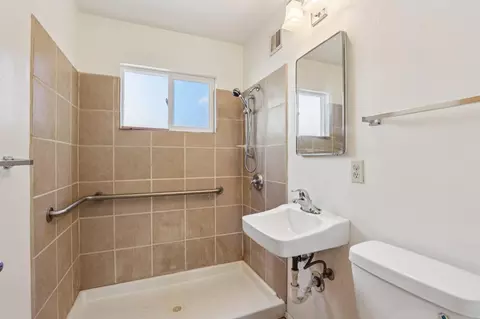 Bath - 483 Heathcliff Dr, Pacifica, CA 94044 photo 1 of 2