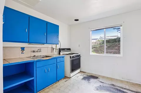 Kitchen - 483 Heathcliff Dr, Pacifica, CA 94044 photo 1 of 3
