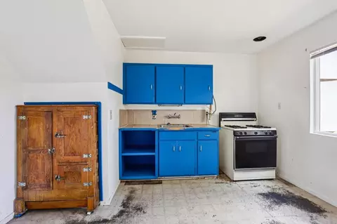 Kitchen - 483 Heathcliff Dr, Pacifica, CA 94044 photo 3 of 3