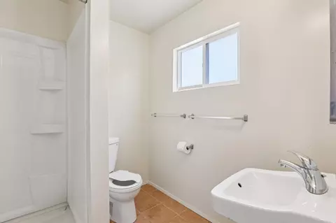 Bath - 483 Heathcliff Dr, Pacifica, CA 94044 photo 2 of 2