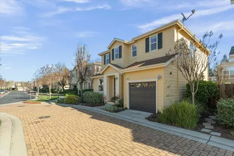 Exterior - 704 Tennyson Dr, Gilroy, CA 95020 photo 3 of 8