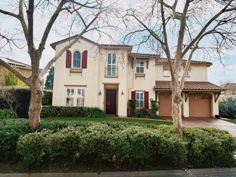 9510 Pinehurst Dr, Roseville, CA 95747