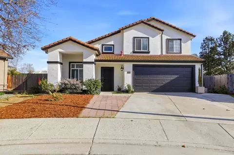 2191 Spruce Dr, Hollister, CA 95023