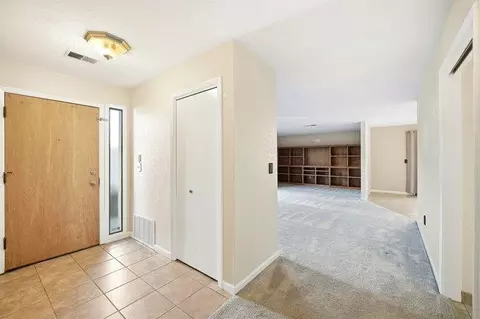 Entry Way - 1067 Padre Dr 2, Salinas, CA 93901 photo 1 of 1