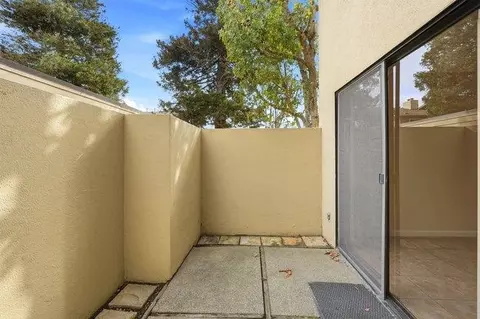 Exterior - 1067 Padre Dr 2, Salinas, CA 93901 photo 4 of 5