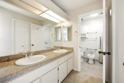 Bath - 1067 Padre Dr 2, Salinas, CA 93901 photo 1 of 2