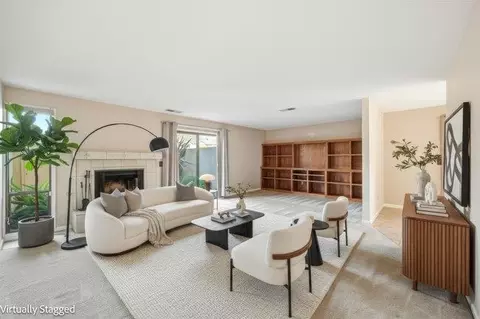 1067 Padre Dr 2, Salinas, CA 93901