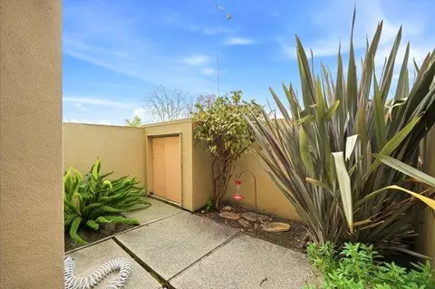 Exterior - 1067 Padre Dr 2, Salinas, CA 93901 photo 5 of 5