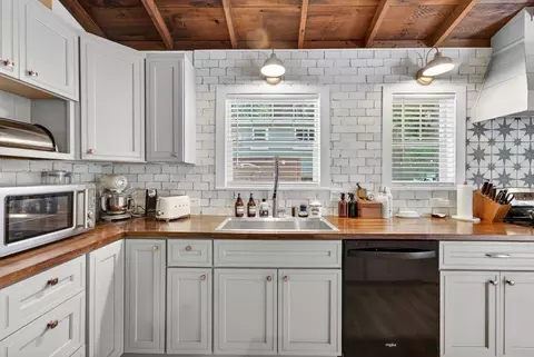 Kitchen - 125 Shadowbrook Rd, Ben Lomond, CA 95005 photo 8 of 9