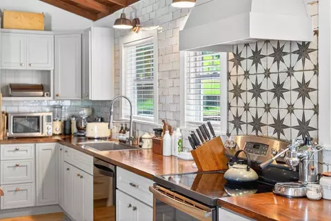 Kitchen - 125 Shadowbrook Rd, Ben Lomond, CA 95005 photo 9 of 9