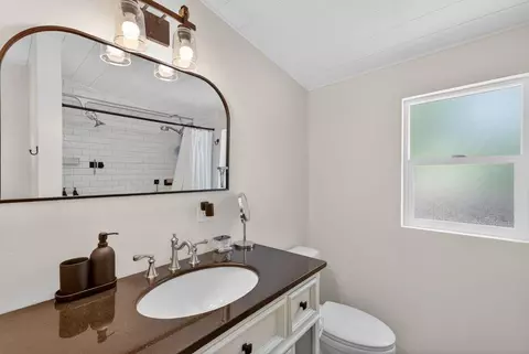 Bath - 125 Shadowbrook Rd, Ben Lomond, CA 95005 photo 2 of 6
