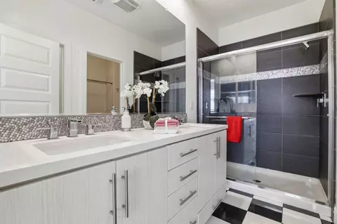 Bath - 287 Odyssey Ln, Milpitas, CA 95035 photo 1 of 4
