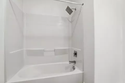 Bath - 287 Odyssey Ln, Milpitas, CA 95035 photo 3 of 4