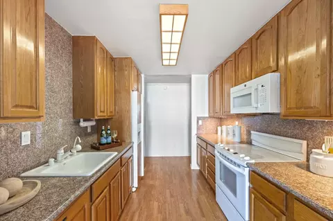 Kitchen - 360 Vallejo Dr 105, Millbrae, CA 94030 photo 1 of 2