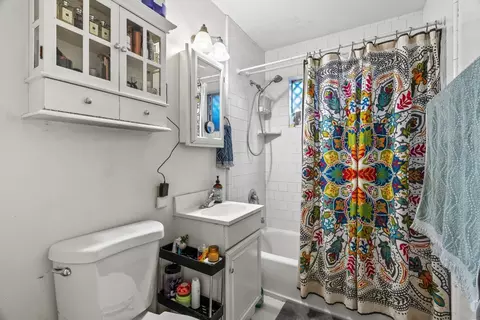 Bath - 301 7th St, Pacific Grove, CA 93950 photo 1 of 2