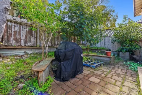 Exterior - 301 7th St, Pacific Grove, CA 93950 photo 4 of 9