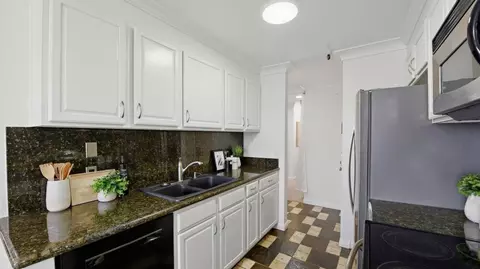 Kitchen - 400 Ortega Ave 313, Mountain View, CA 94040 photo 4 of 5
