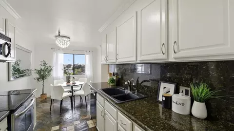 Kitchen - 400 Ortega Ave 313, Mountain View, CA 94040 photo 2 of 5