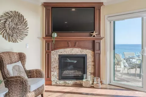 Living - 60 Seascape Resort Dr, Aptos, CA 95003 photo 3 of 4