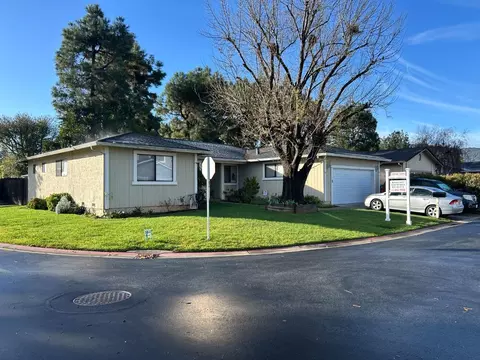 1008 Primrose Ln, Gilroy, CA 95020 photo 1