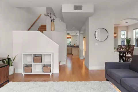105 Village Cir, Santa Cruz, CA 95060