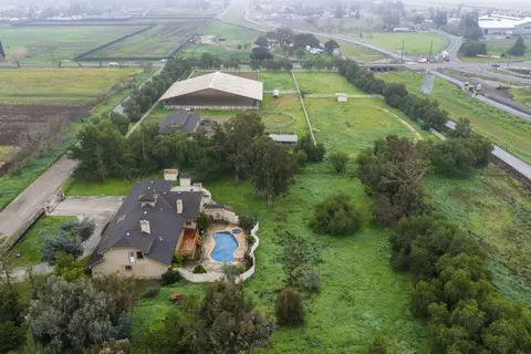 13575 Mammini Ct, San Martin, CA 95046