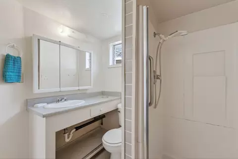 Bath - 171 Arden Ave, Ben Lomond, CA 95005 photo 2 of 2