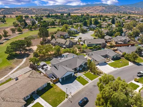 View/Area - 1220 S Ridgemark Dr, Hollister, CA 95023 photo 5 of 11