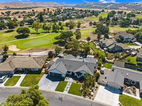 View/Area - 1220 S Ridgemark Dr, Hollister, CA 95023 photo 4 of 11