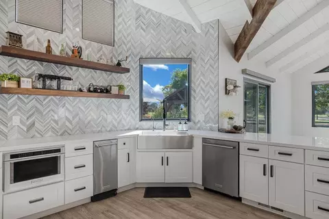 Kitchen - 1220 S Ridgemark Dr, Hollister, CA 95023 photo 2 of 10