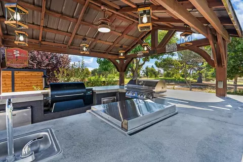 Kitchen - 1220 S Ridgemark Dr, Hollister, CA 95023 photo 7 of 10