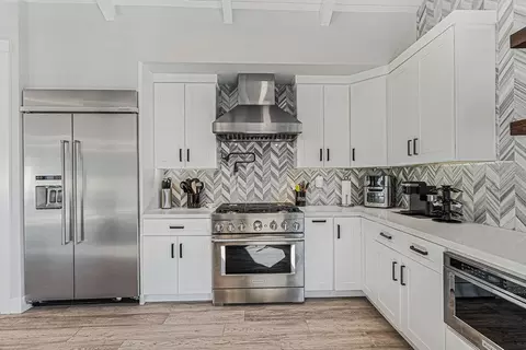 Kitchen - 1220 S Ridgemark Dr, Hollister, CA 95023 photo 3 of 10