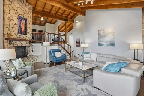 Living - 645 Skyward Dr, Aptos, CA 95003 photo 2 of 8
