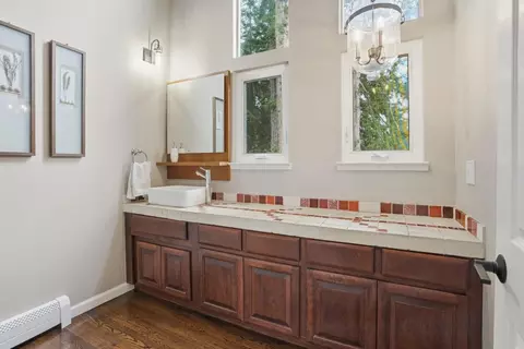 Bath - 645 Skyward Dr, Aptos, CA 95003 photo 1 of 5