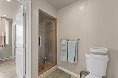Bath - Park Pl, Capitola, CA 95010 photo 5 of 7