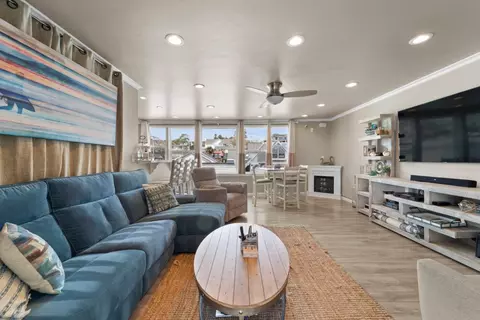 Living - Park Pl, Capitola, CA 95010 photo 4 of 4