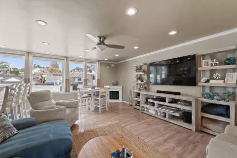 Living - Park Pl, Capitola, CA 95010 photo 2 of 4