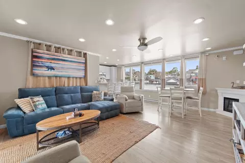 Living - Park Pl, Capitola, CA 95010 photo 1 of 4