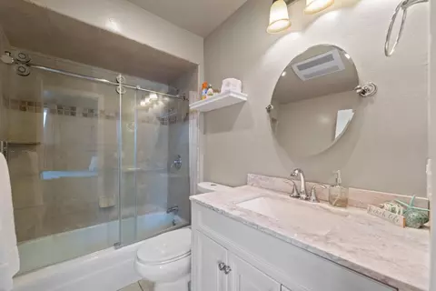 Bath - Park Pl, Capitola, CA 95010 photo 1 of 7
