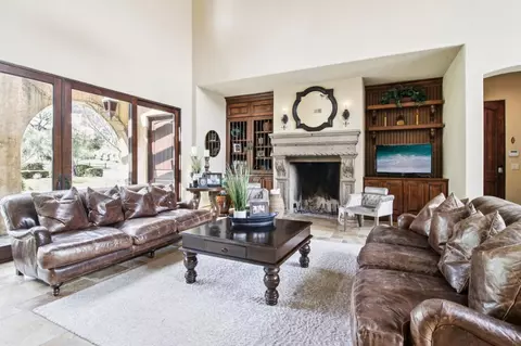 Living - 12220 Heritage, Gilroy, CA 95020 photo 2 of 4