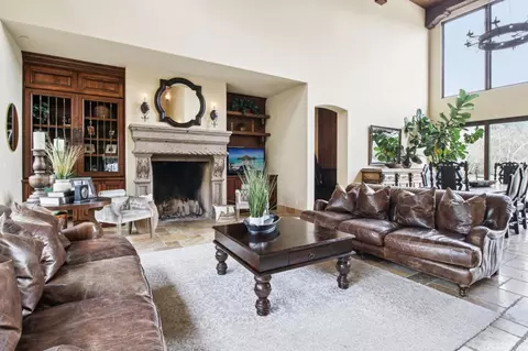 Living - 12220 Heritage, Gilroy, CA 95020 photo 4 of 4