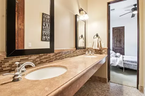 Bath - 12220 Heritage, Gilroy, CA 95020 photo 5 of 9