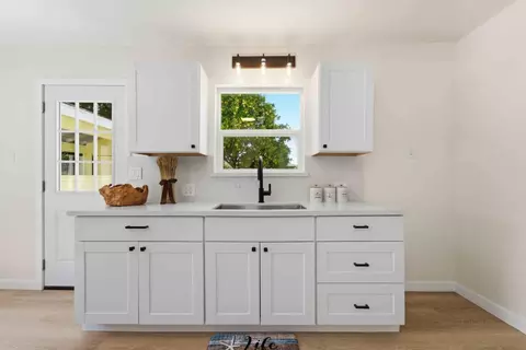 Kitchen - 1761 44th Ave, Capitola, CA 95010 photo 2 of 2
