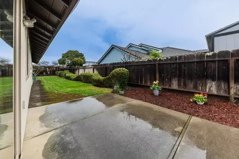 Exterior - 1130 Montecito Cir, Salinas, CA 93901 photo 4 of 7